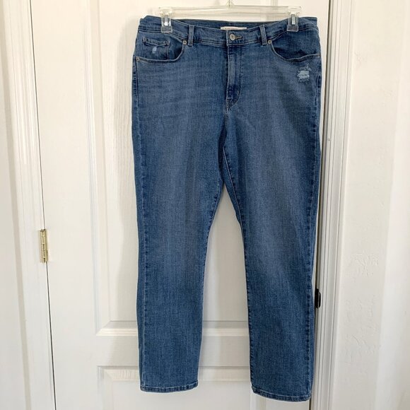 Levi’s Classic Straight Leg Jeans Slightly Distressed Mid Rise Blue Worn Once 16 - Picture 3 of 10